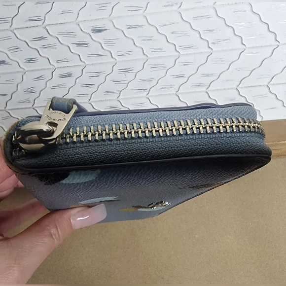 Coach ACCORDION ZIP WALLET IN FIELD FLORA PRINT COATED CANVAS - Picture 5 of 11